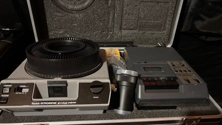 Kodak Ektagraphic III A Auto Focus Slide Projector Serviced & Sharp RD-77AV cassette recorder A/V
