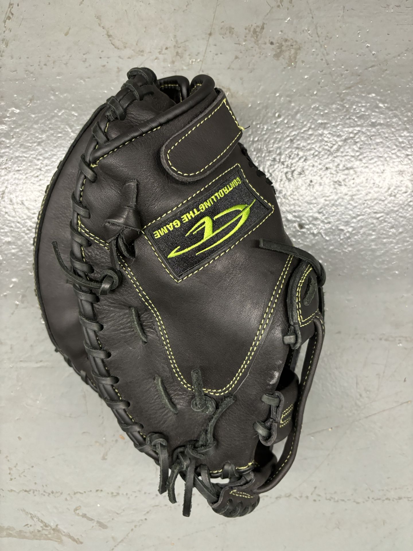 Catchers glove NEW