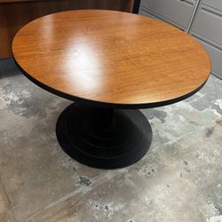 OFFICE/HOME TABLE ROUND TABLE 