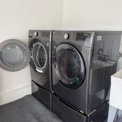 LG Gas Washer & Dryer Set 