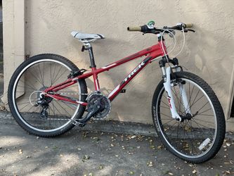 Trek mountain track 240 hotsell