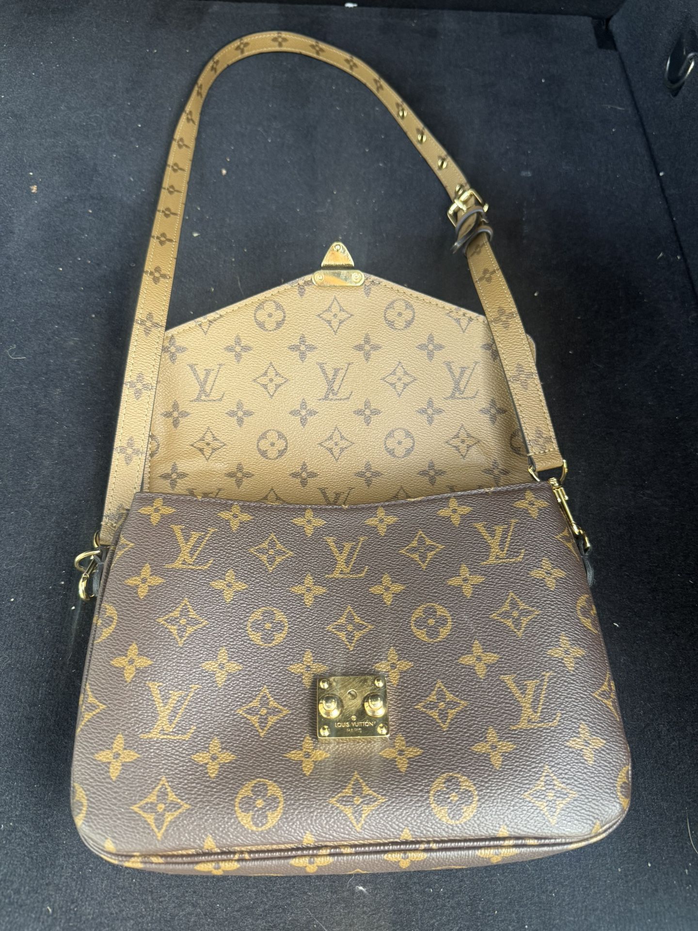 Louis Vuitton Métis Pochette