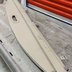 Toyota Highlander 2001–2007 OEM Cargo Cover / Trunk Shade – Beige