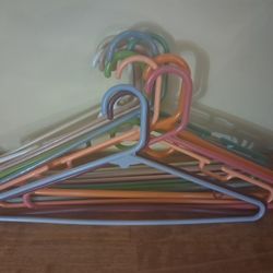 Full Size Plastic Hangers