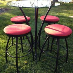 Pub table with 4 stools