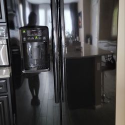 GE Kitchen Appliances 4 Pieces Set (Fridge,  Gas Stove, Microwave And Dishwasher)