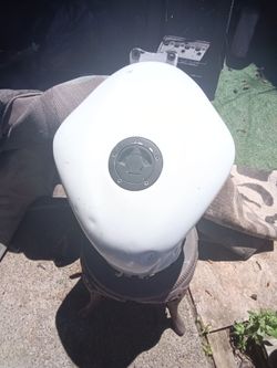 Kawasaki ZX6-R Fuel Tank