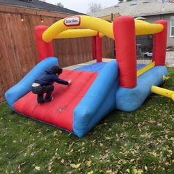 Small Bounce House