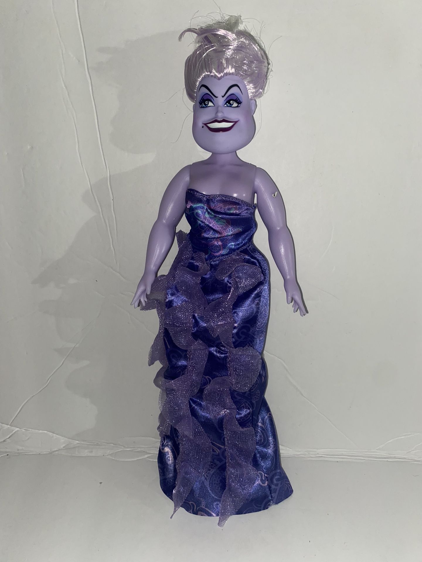 Disney Villianis ursula fashion doll