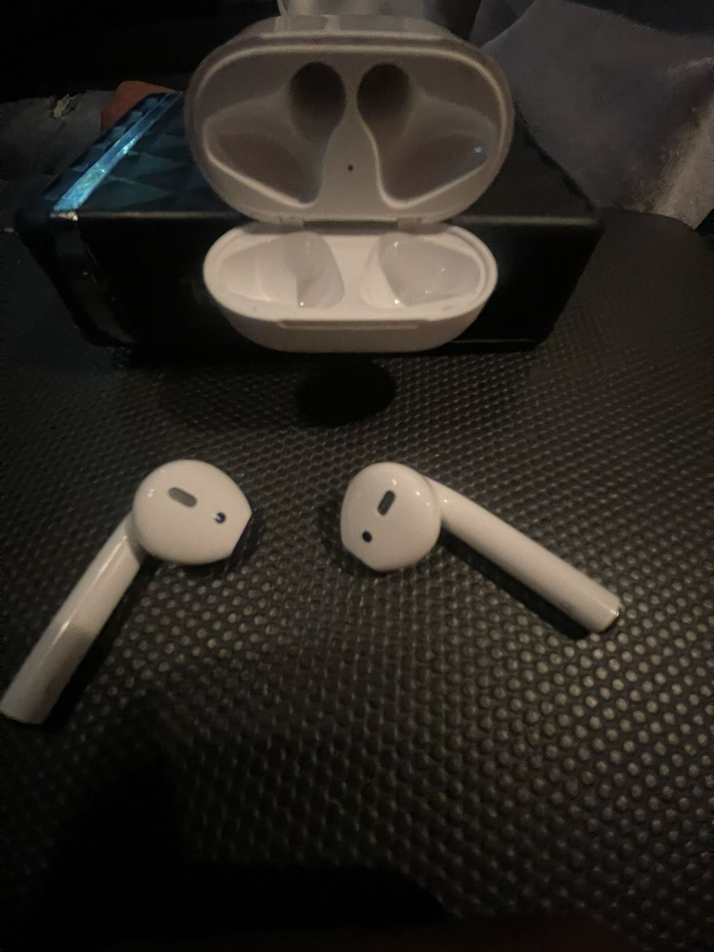 Apple AirPods (2nd Gen) with Charging Case - Apple