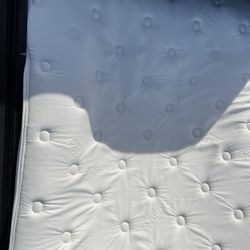 Queen Size Heavenly Bed 