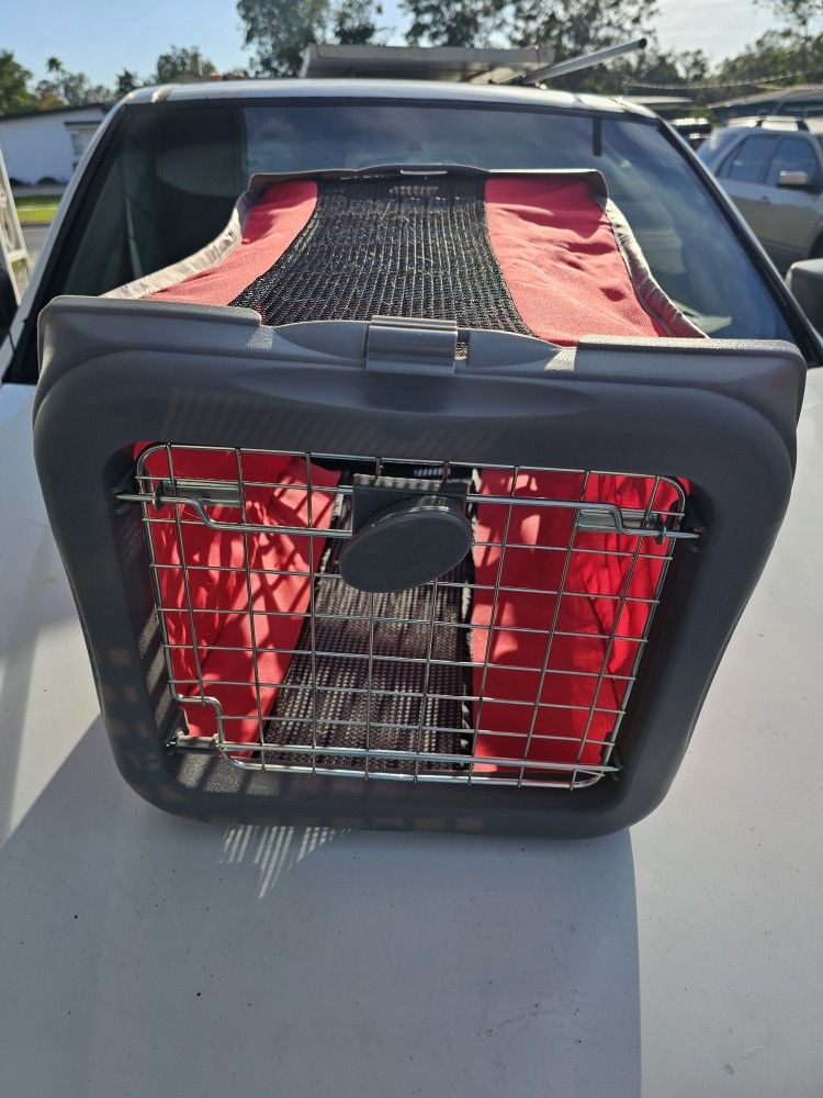 Collapsible Pet Carrier