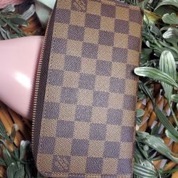 🐰🎀Louis Vuitton Pink Damier Wallet 🎀🐰
