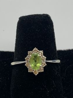 Ladies green stone ring #15722