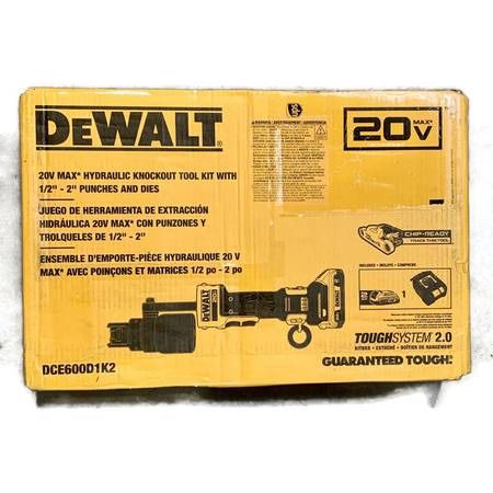 DEWALT DCE600D1K2 20V MAX Hydraulic Knockout Tool Kit
