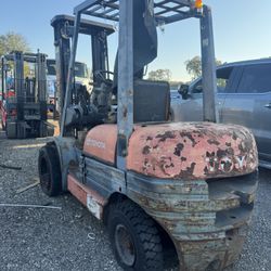 Forklift Toyota 5500 Lbs 3 Stage