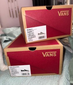 Vans shoes Old Skool V and Classic Slip-On Stacked Bundle