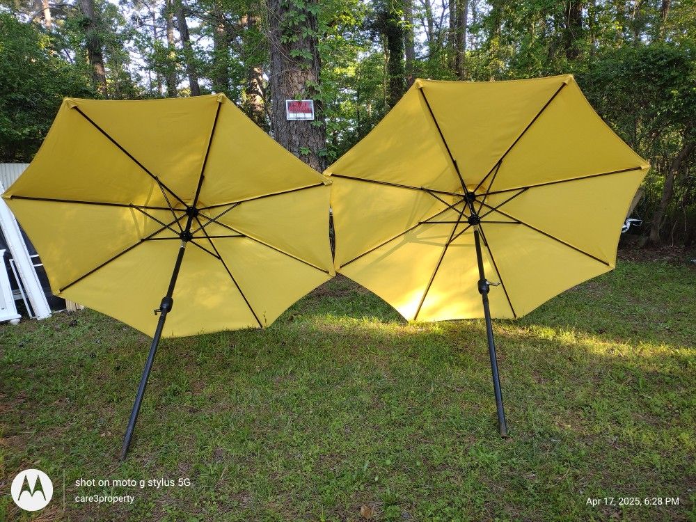 2 Umbrellas