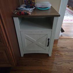 2 End Tables