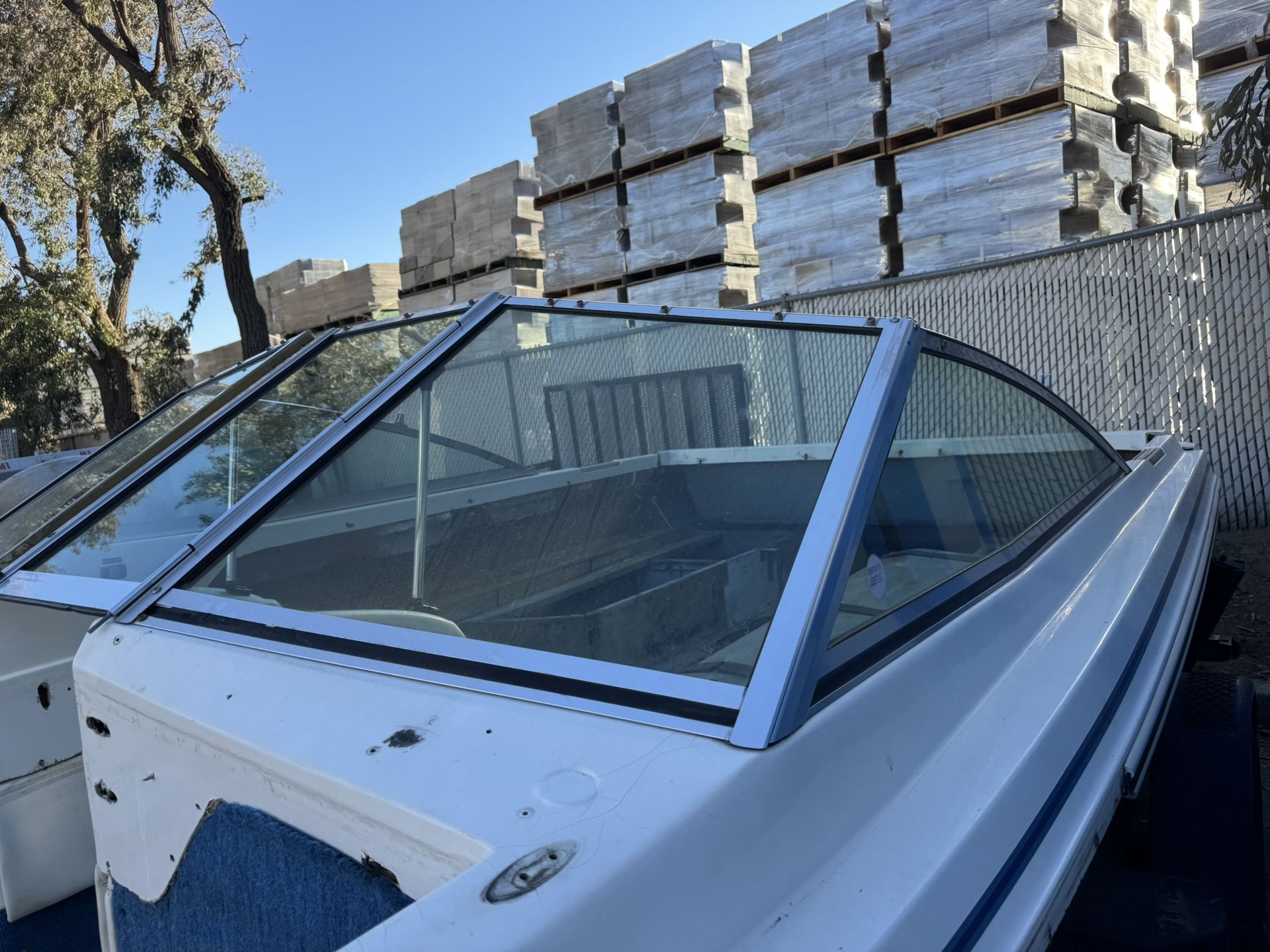 1990 Sea Ray 18’ outboard