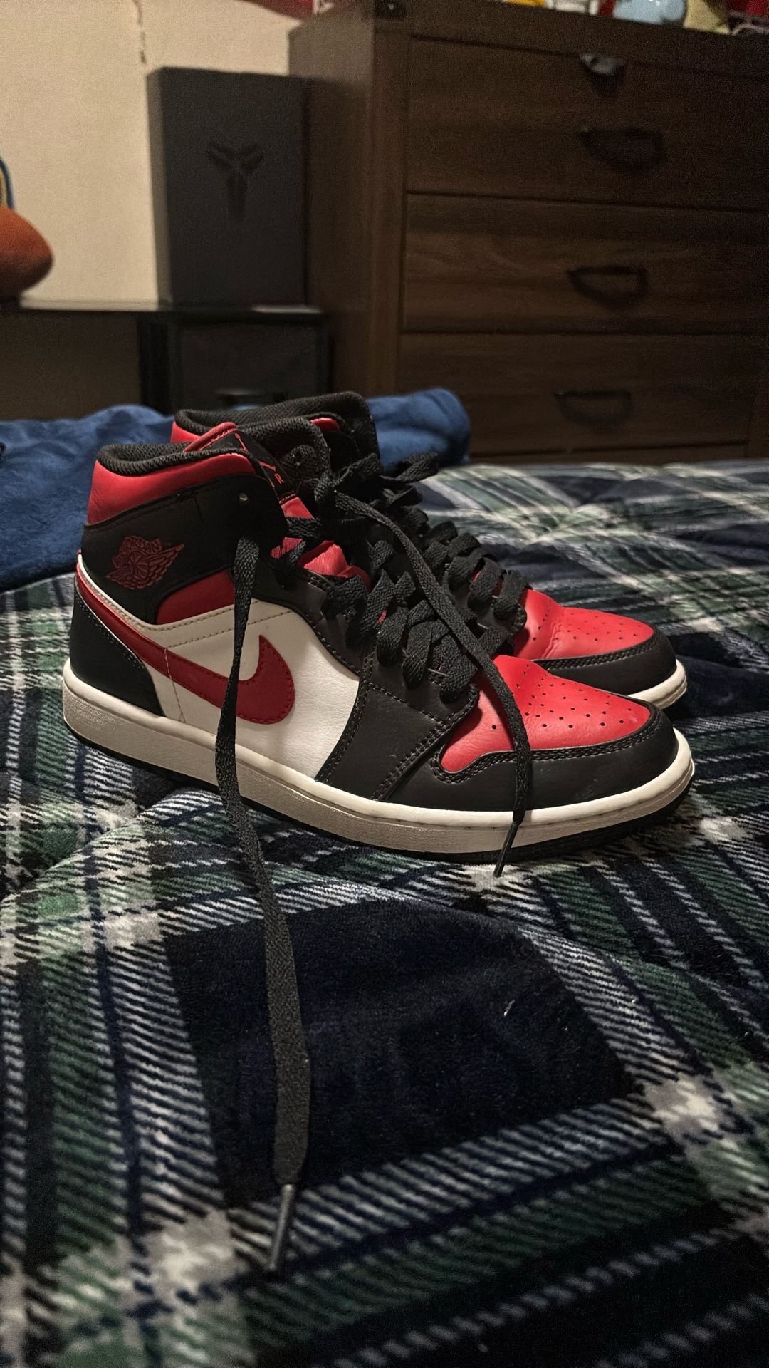 Jordan 1 Mid