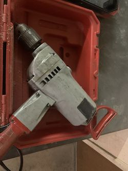 Milwaukee 1/2 DRILL