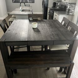 Dining room Table 