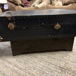 Vintage Seward Concourse Steamer Trunk