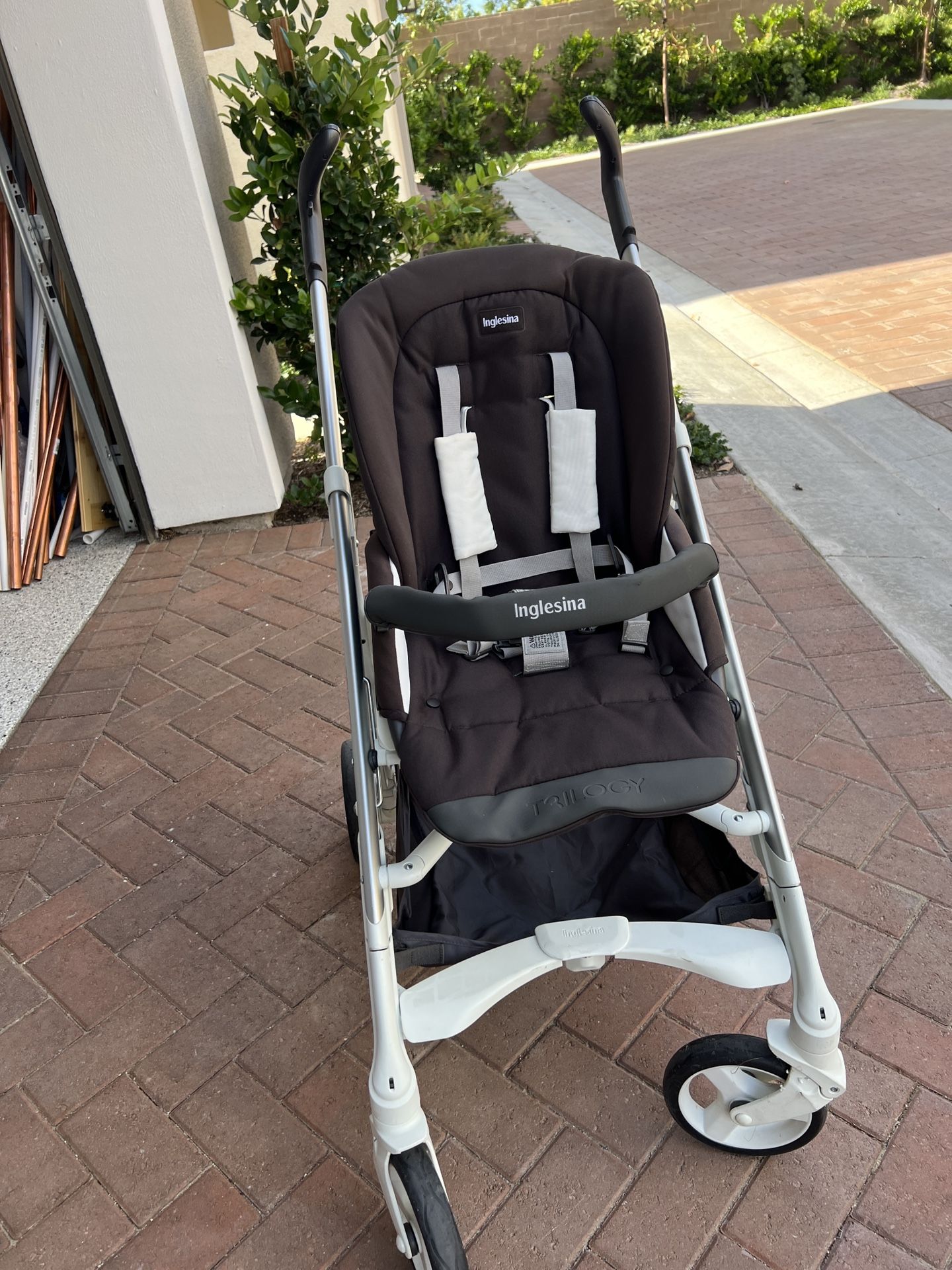 Inglesina Trilogy Stroller With Sun Shades And Rain Covers Almost