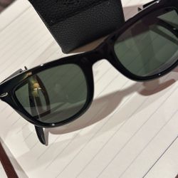 Foldable Wayfarer Ray bans 