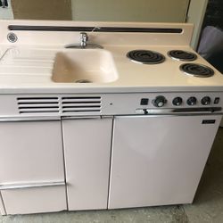 Mid Century Kitchenette