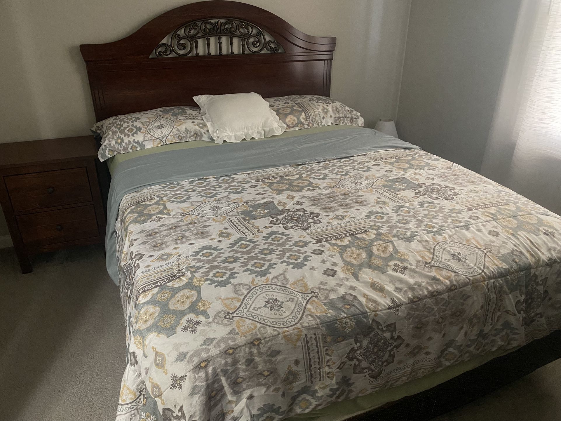 5‑Piece Upholstered Bedroom Set