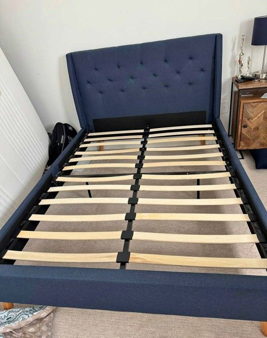BLUE TWIN SIZE PLATFORM BED
