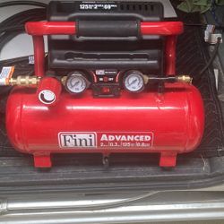 2 Gallons Air Compressor with Hose 