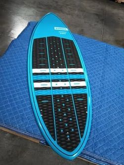 Slingshot SurfPointe Coaster 5'3" Wakesurf Board by Yamaha - Includes Fins