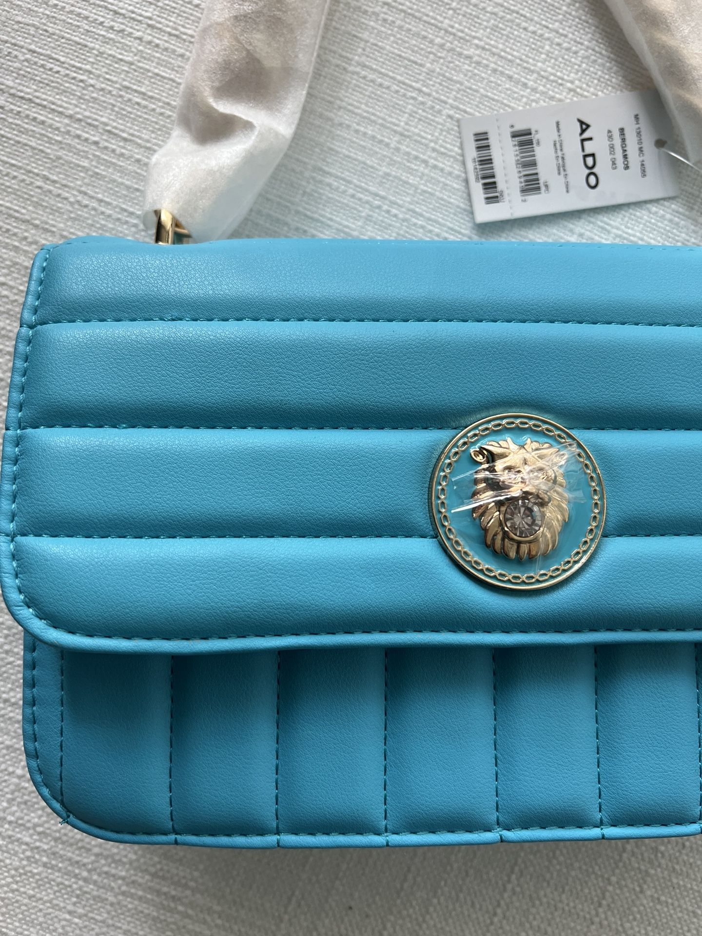 White CHANEL Zipped Card Holder & Coin Purse for Sale in Los Angeles, CA -  OfferUp