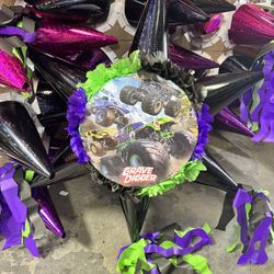 Monster Jam Tambor Star Pinata 