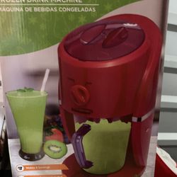 Brentwood TS-1425R Margarita and Frozen Drink Machine in re