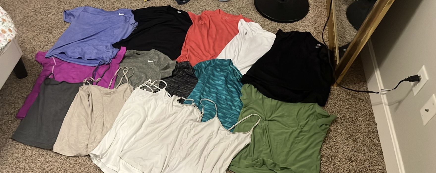 70+ Women’s Clothes Small | $1,500+ Value for $195 OBO – Hoodies, Jeans, Tops, & More!