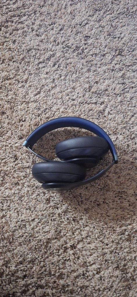 Beats by Dr. Dre Studio Pro Wireless Bluetooth Headphones - Navy MQTQ3LL/A