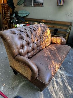 Nice chesterfield couch