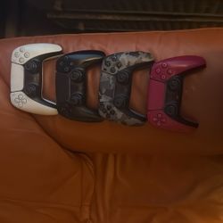 PS5 Controllers 
