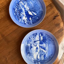 Two vintage Currier & Ives decorative plates