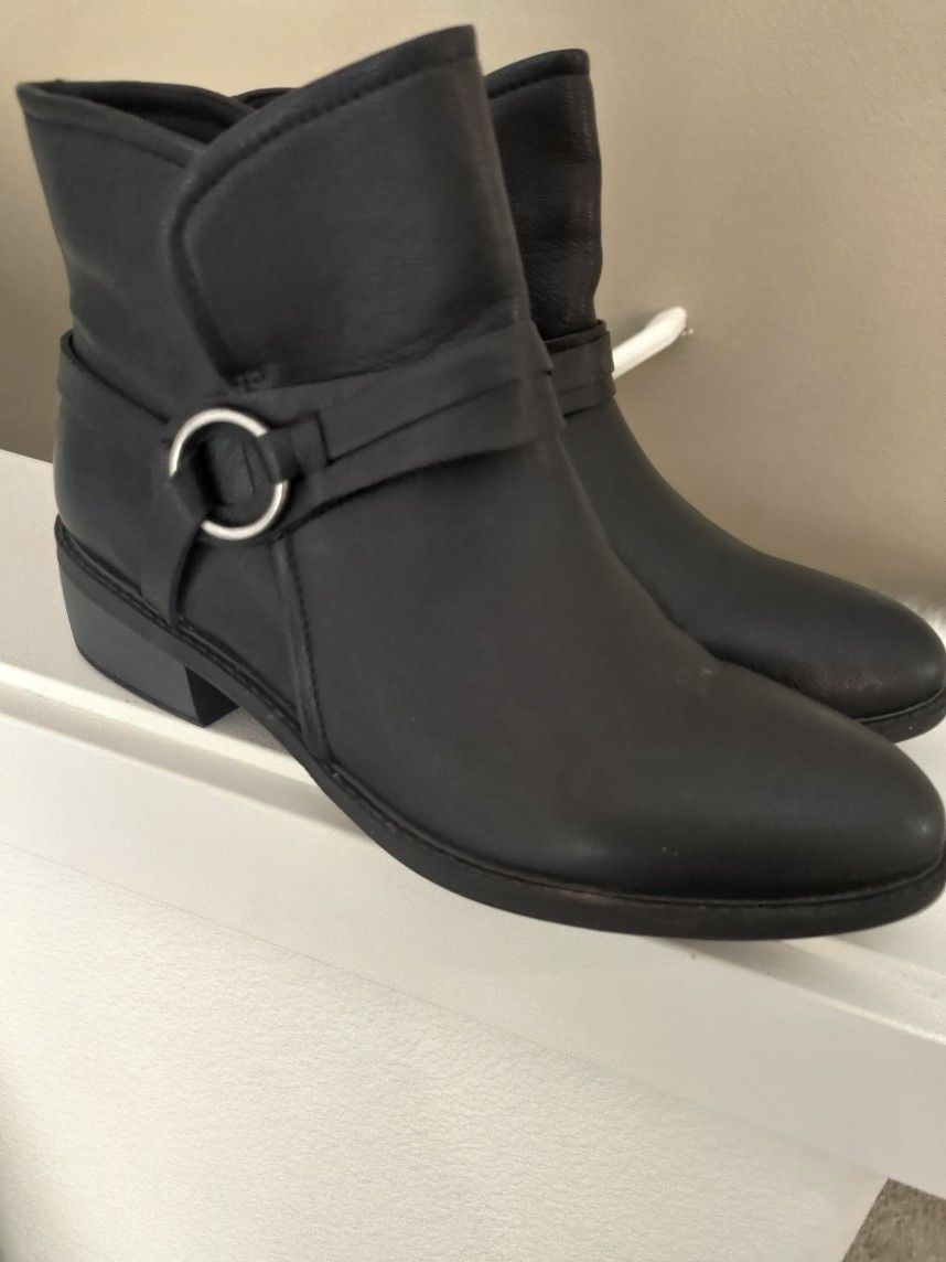 Barefoot Boots Size 9.5
