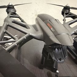 DRON G500