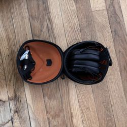 Headphones V Moda M100