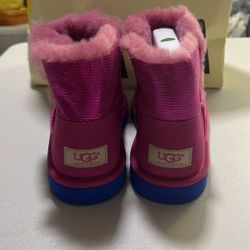Ugg Short  Shimmery Pink Boots Size 5 Women