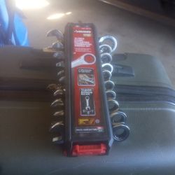 HUSKY  10-PIECE STUBBY RATCHETING COMBINATION WRENCH SET 