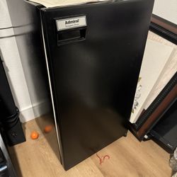 Mini Fridge 