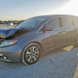 Parts From This 2015 Honda Odyssey Touring 